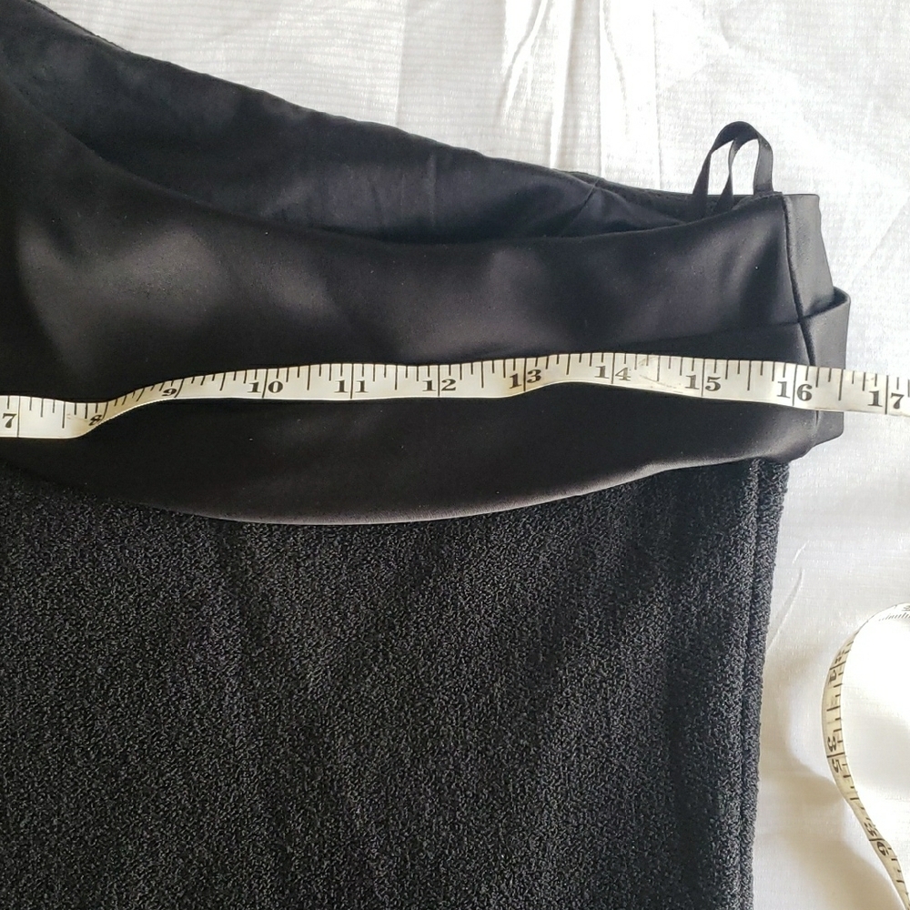 St. John Elegant Black SANTANA One-Shoulder Dress.SZ 6. - Picture 3 of 10